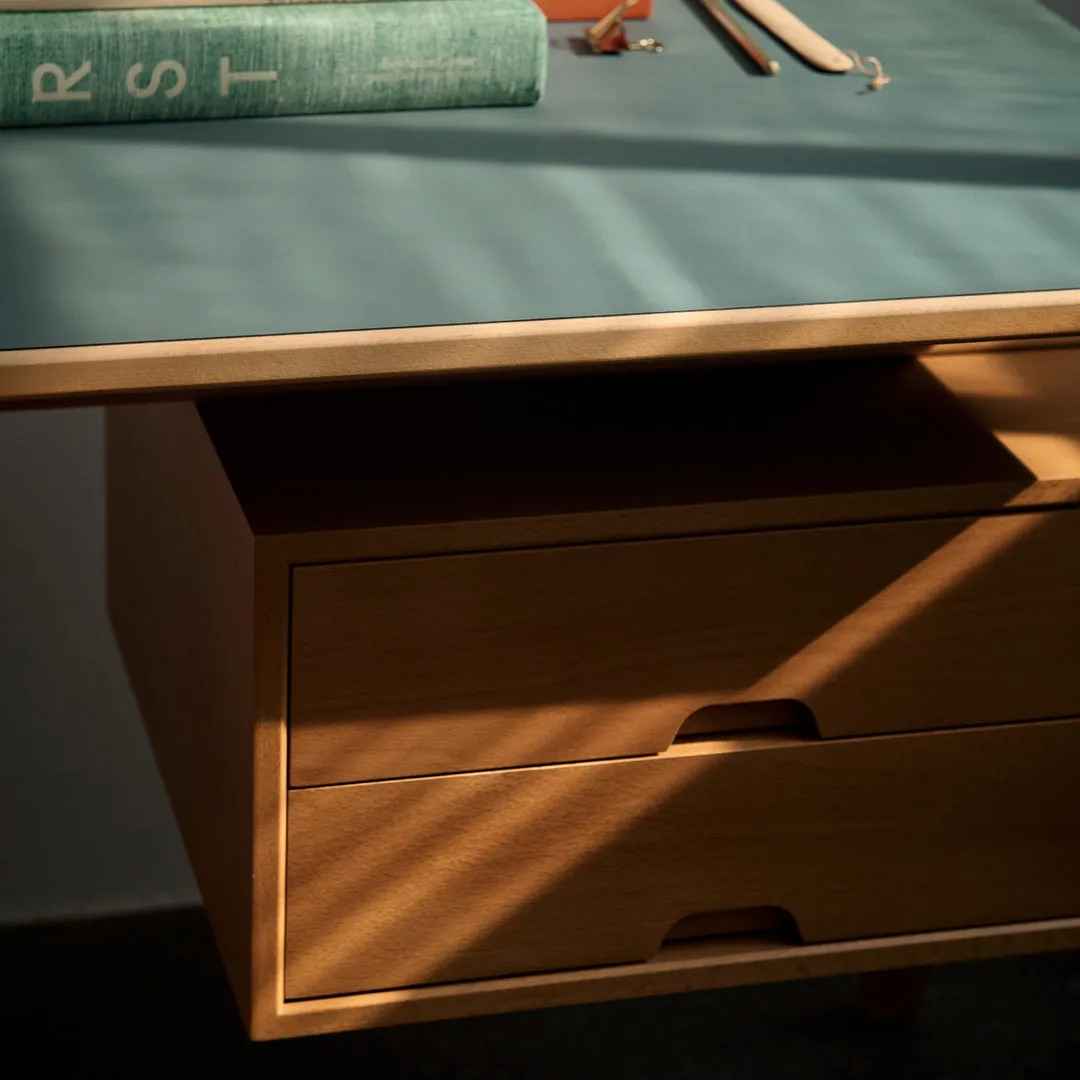 Daystak RD3 Desk