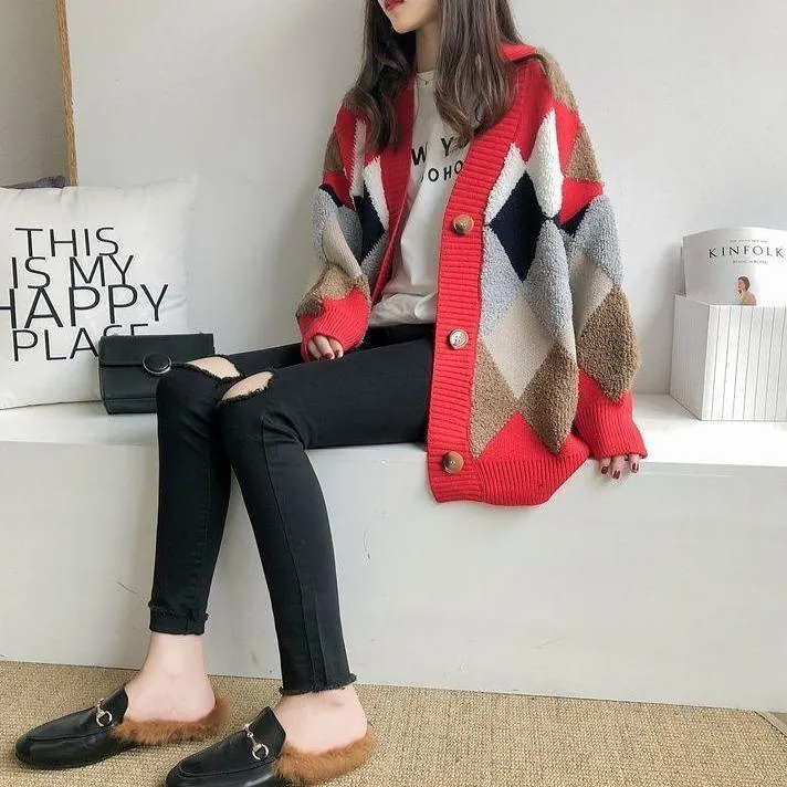 Fluffy Diamond Pattern Casual Women's Cardigan: Bold geometric prints with a tufted texture