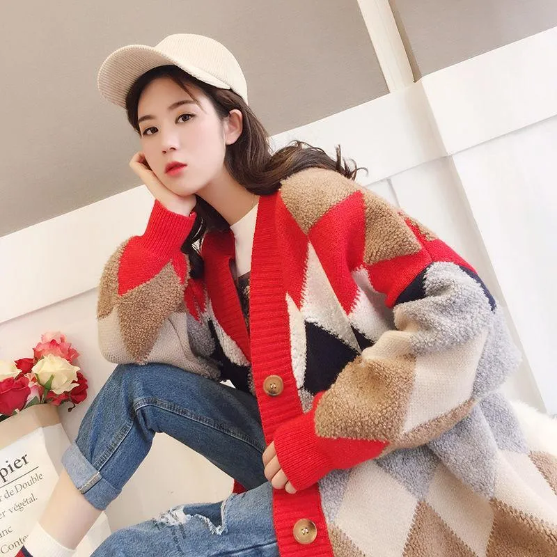 Fluffy Diamond Pattern Casual Women's Cardigan: Bold geometric prints with a tufted texture