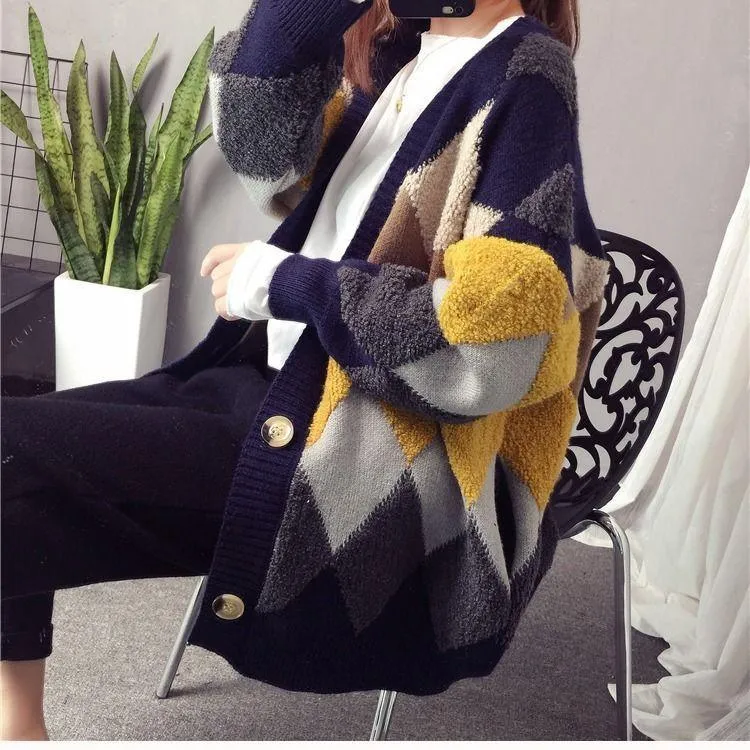 Fluffy Diamond Pattern Casual Women's Cardigan: Bold geometric prints with a tufted texture