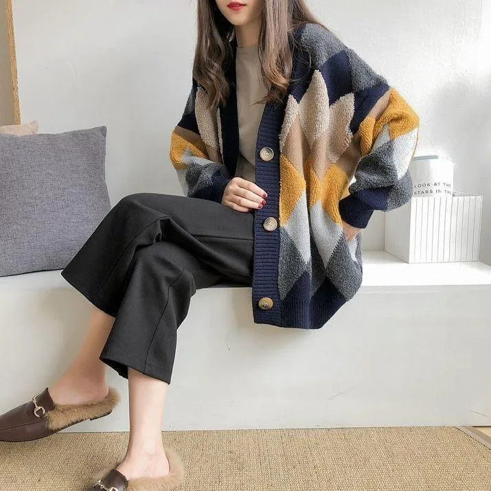 Fluffy Diamond Pattern Casual Women's Cardigan: Bold geometric prints with a tufted texture