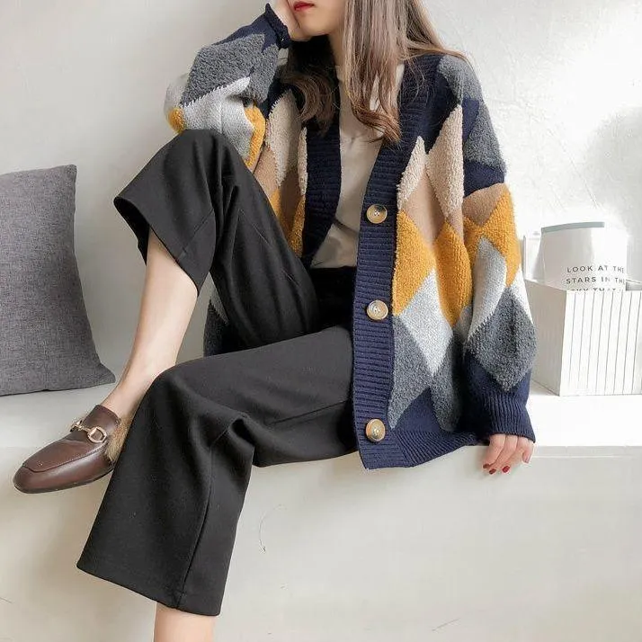 Fluffy Diamond Pattern Casual Women's Cardigan: Bold geometric prints with a tufted texture