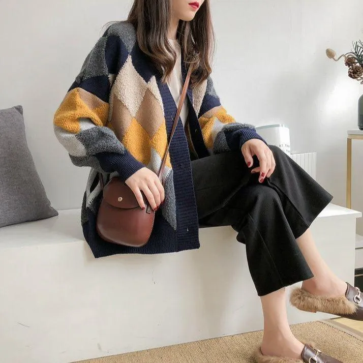 Fluffy Diamond Pattern Casual Women's Cardigan: Bold geometric prints with a tufted texture