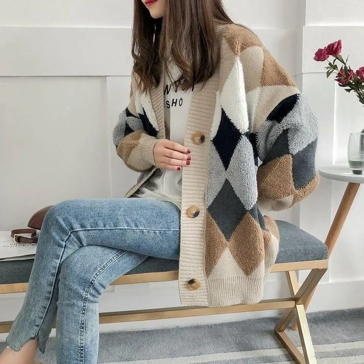 Fluffy Diamond Pattern Casual Women's Cardigan: Bold geometric prints with a tufted texture