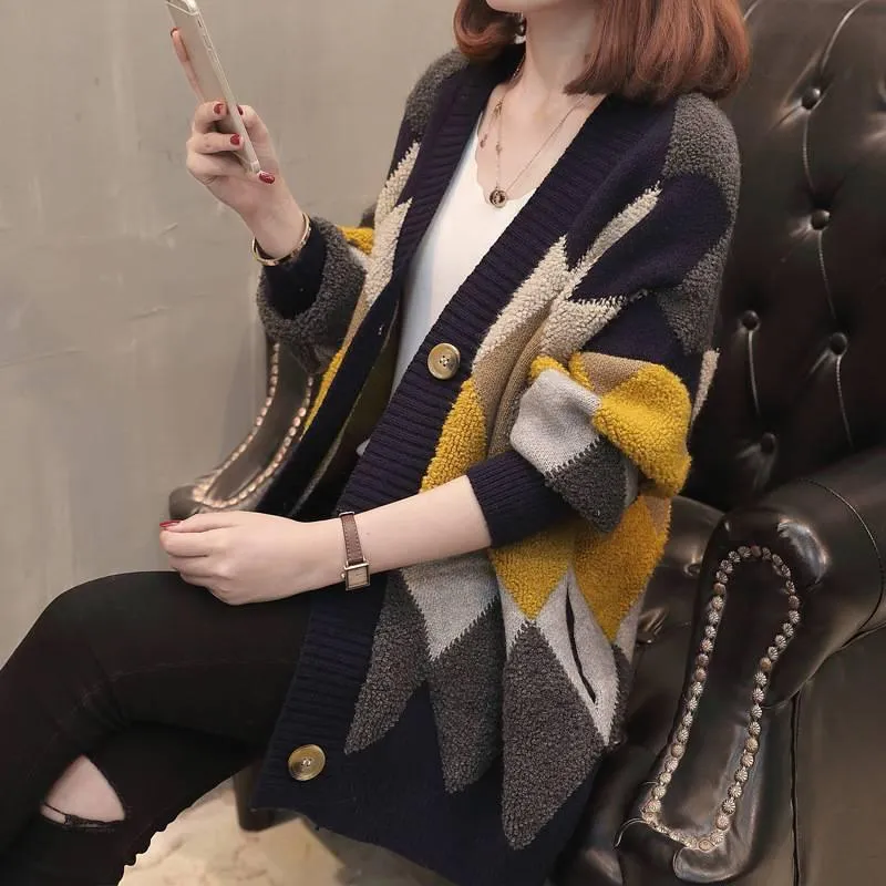 Fluffy Diamond Pattern Casual Women's Cardigan: Bold geometric prints with a tufted texture