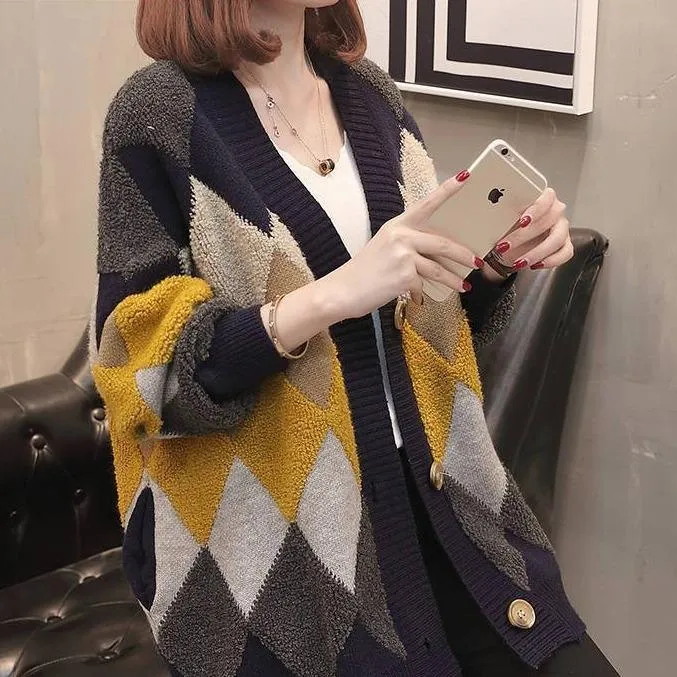 Fluffy Diamond Pattern Casual Women's Cardigan: Bold geometric prints with a tufted texture