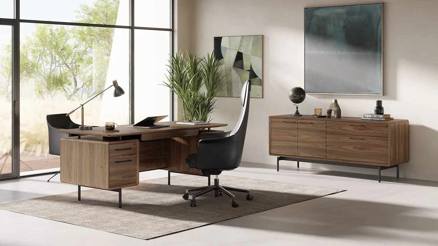 LINQ 6821 Executive Desk
