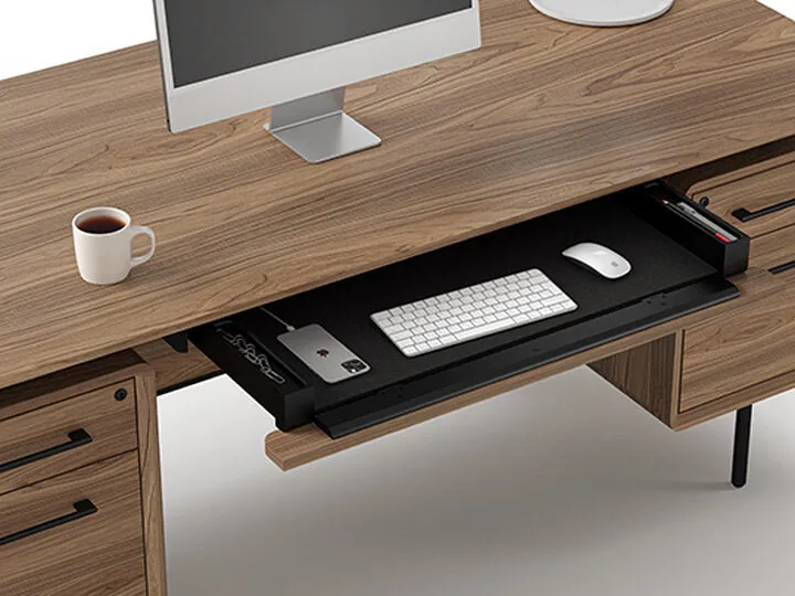 LINQ 6821 Executive Desk
