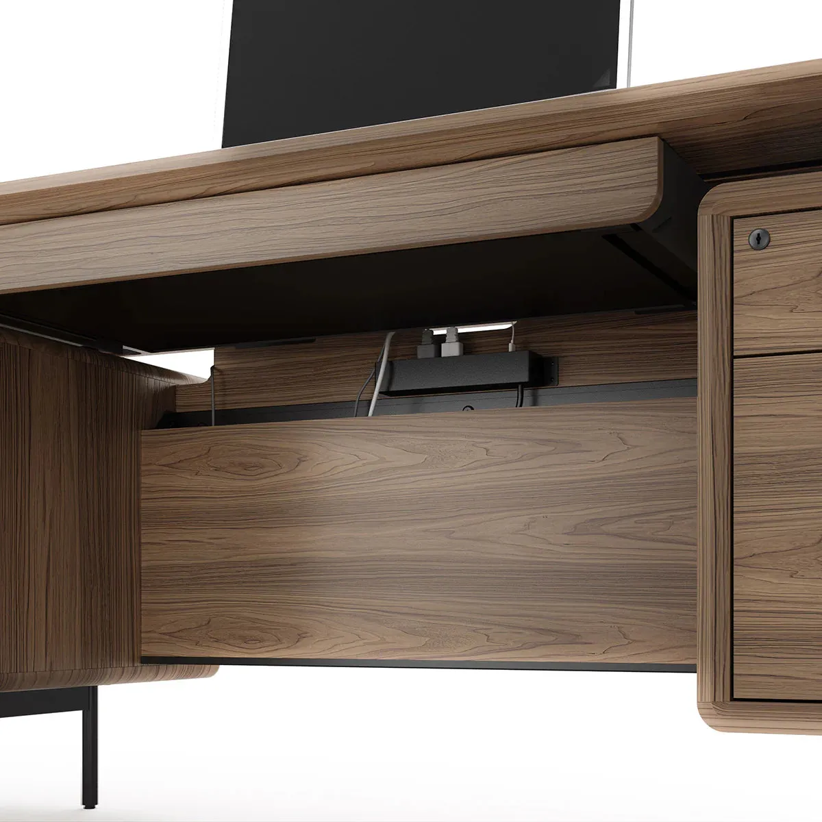 LINQ 6821 Executive Desk